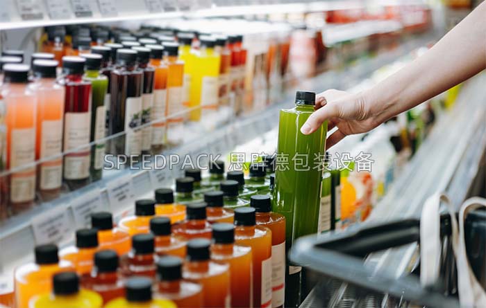 消費者選購飲料